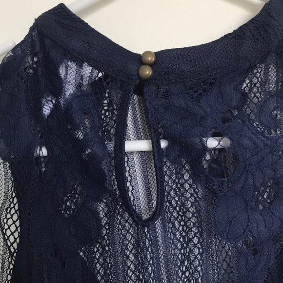 XS navy blue lacy overlay top. - Picture 4 of 5